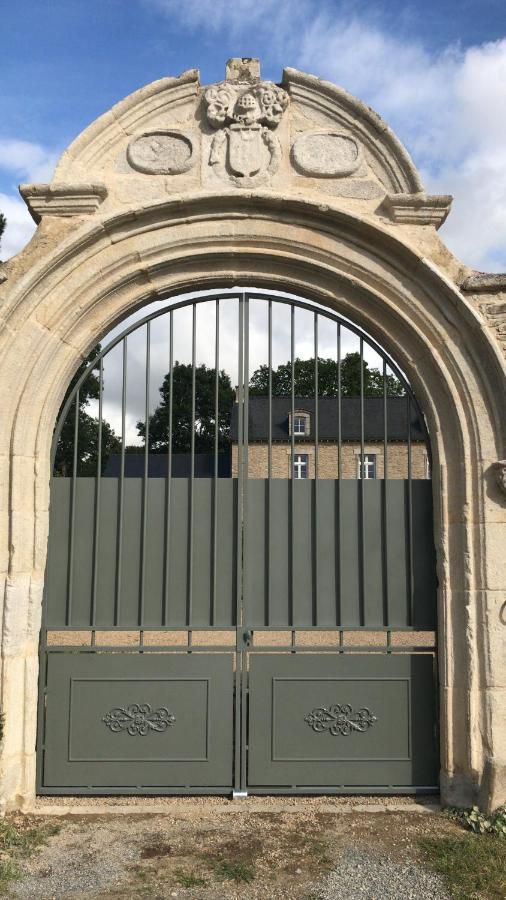 Manoir Saint-Andre,B&B De Charme Theix Bagian luar foto