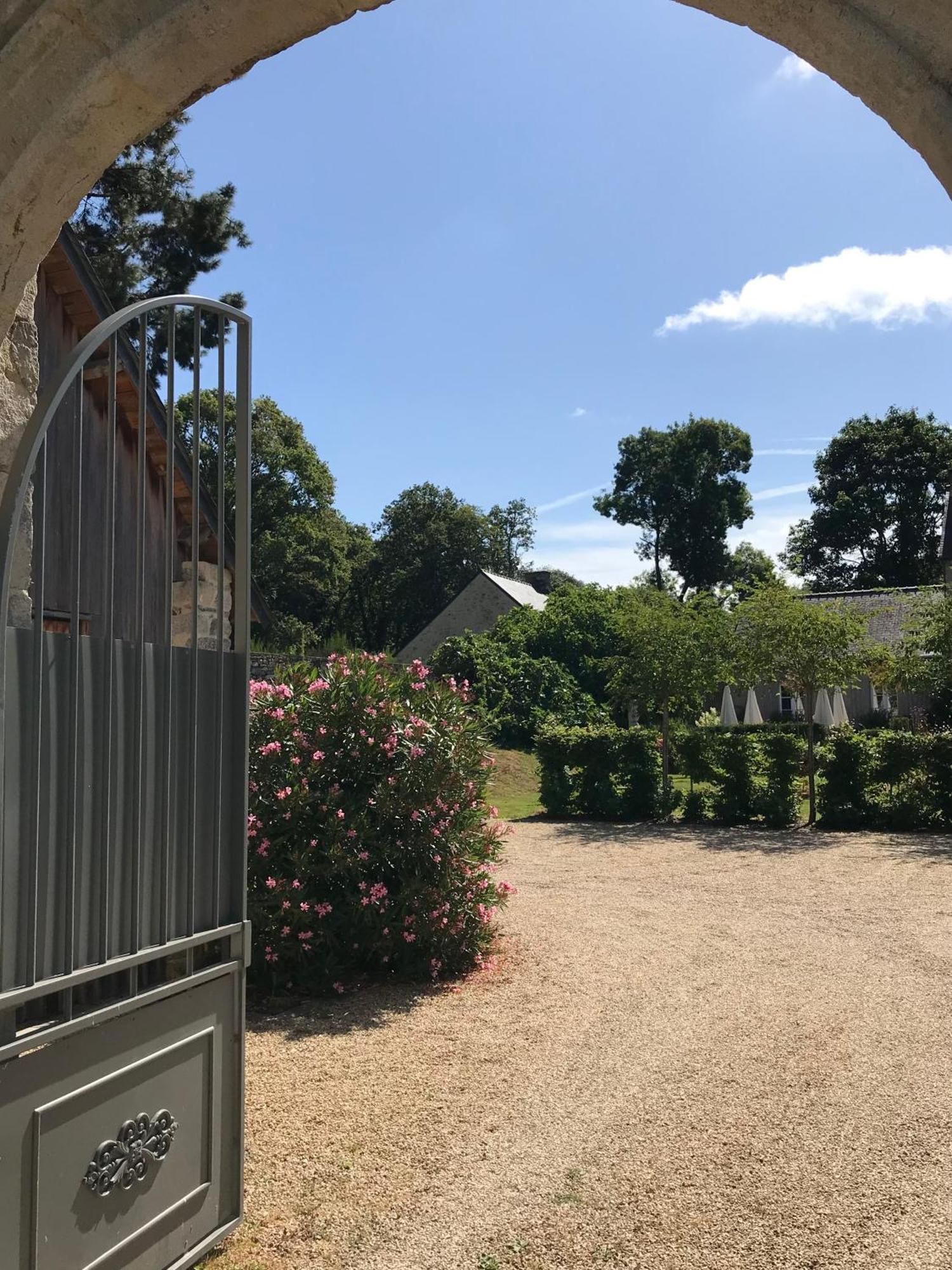 Manoir Saint-Andre,B&B De Charme Theix Bagian luar foto